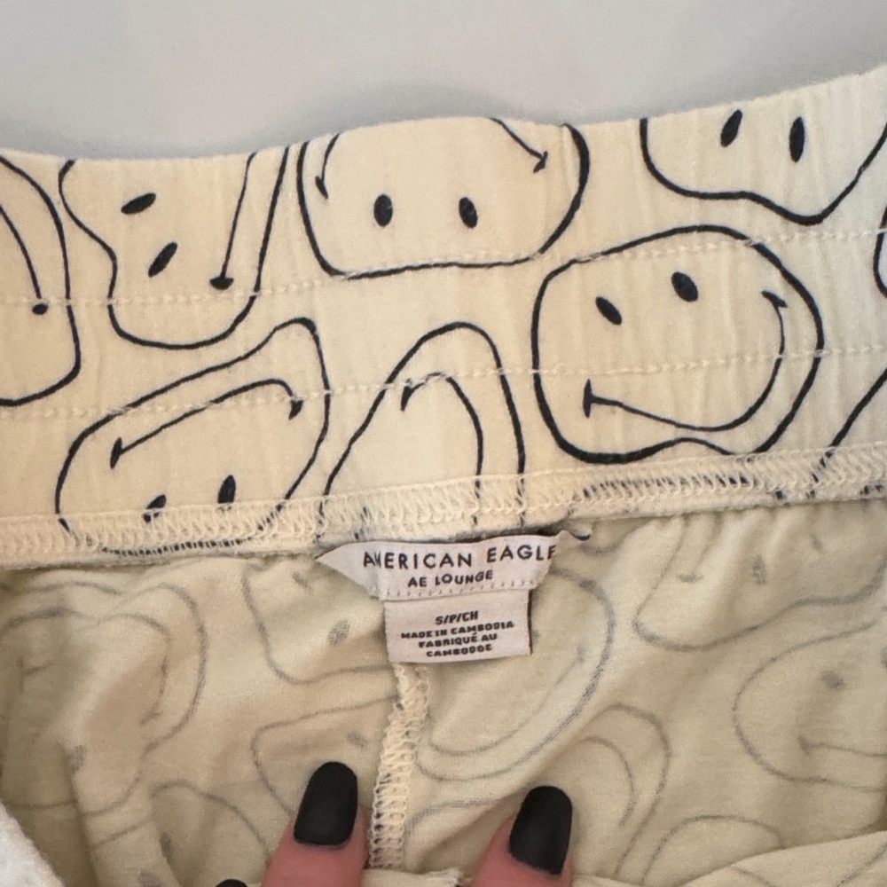 American Eagle Outfitters Cream Smiley Patterned Shorts - Picture 5 of 5